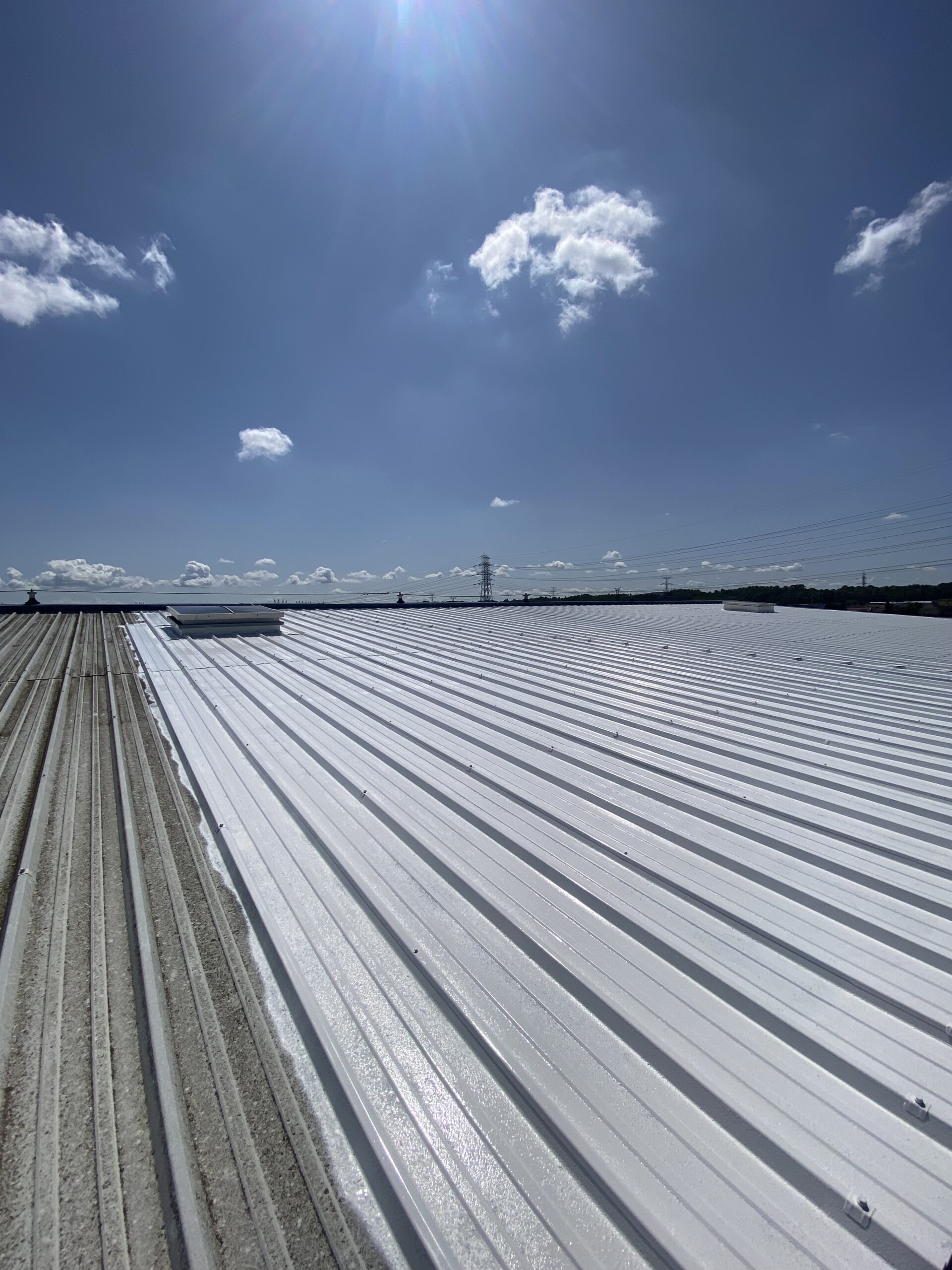 peinture pour toit plat isolation contre la chaleur toiture Entreprise peinture antichaleur<br />
solution contre surchauffe toiture