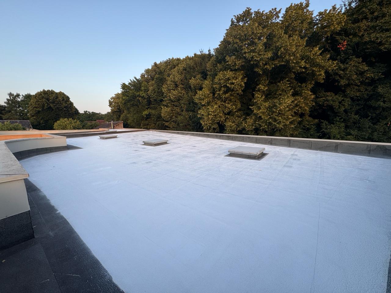 WhatsApp Image 2025-11-21 at 1.27.49 PM étanchéité blanche toiture